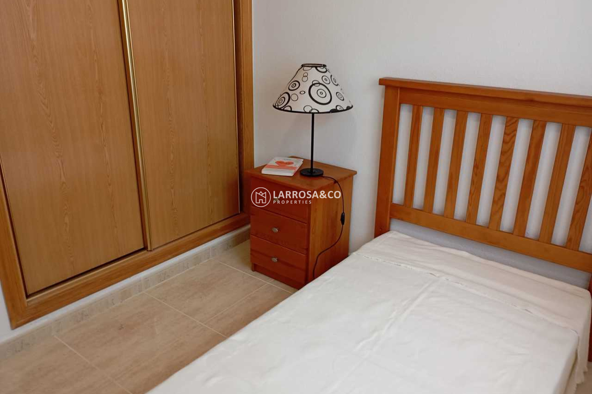 Resale - Apartment - Villamartín - Costa Blanca