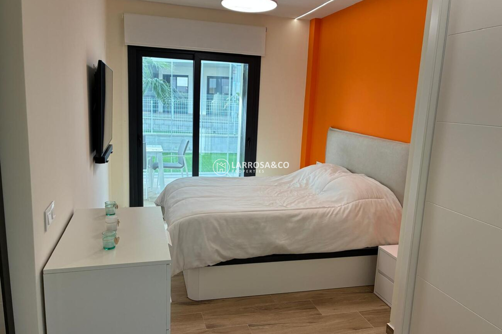 Resale - Apartment - Villamartín - Costa Blanca