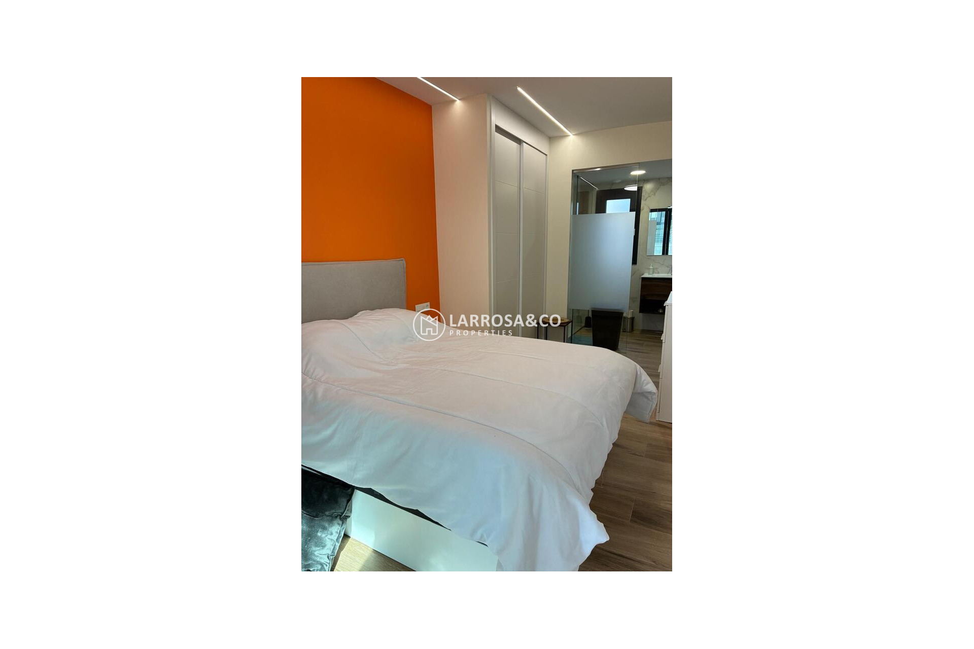 Resale - Apartment - Villamartín - Costa Blanca