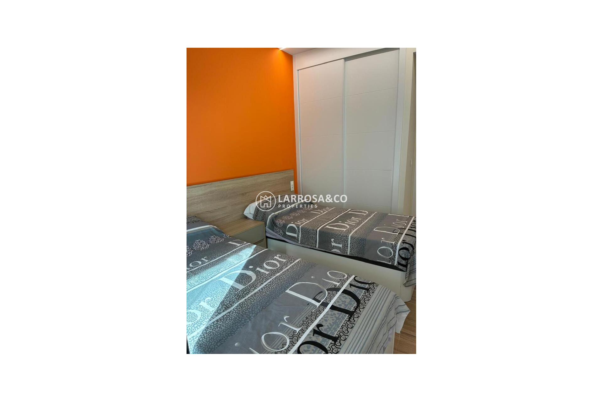 Resale - Apartment - Villamartín - Costa Blanca