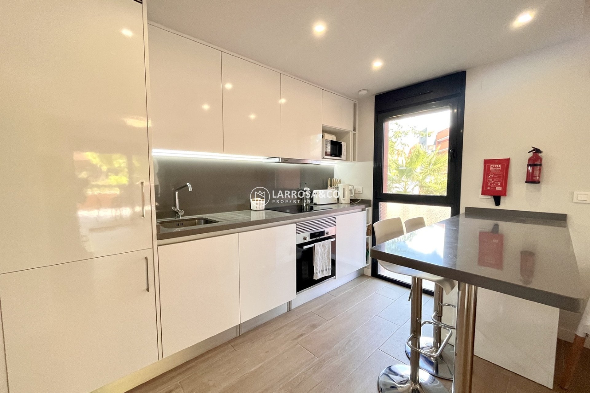 Resale - Apartment - Villamartín - Costa Blanca