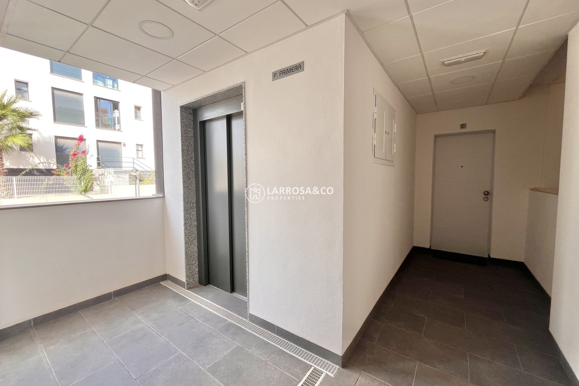 Resale - Apartment - Villamartín - Costa Blanca