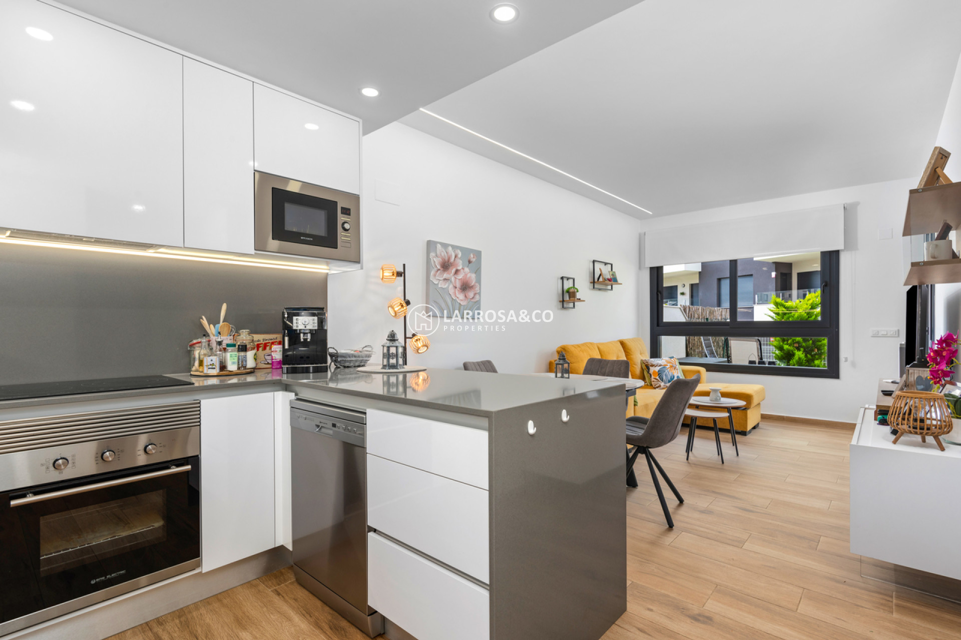 Resale - Apartment - Villamartín - Costa Blanca