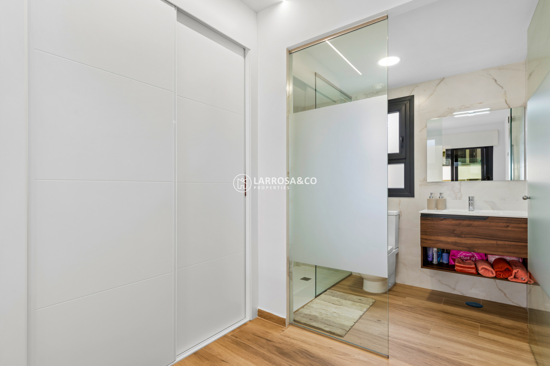 Resale - Apartment - Villamartín - Costa Blanca