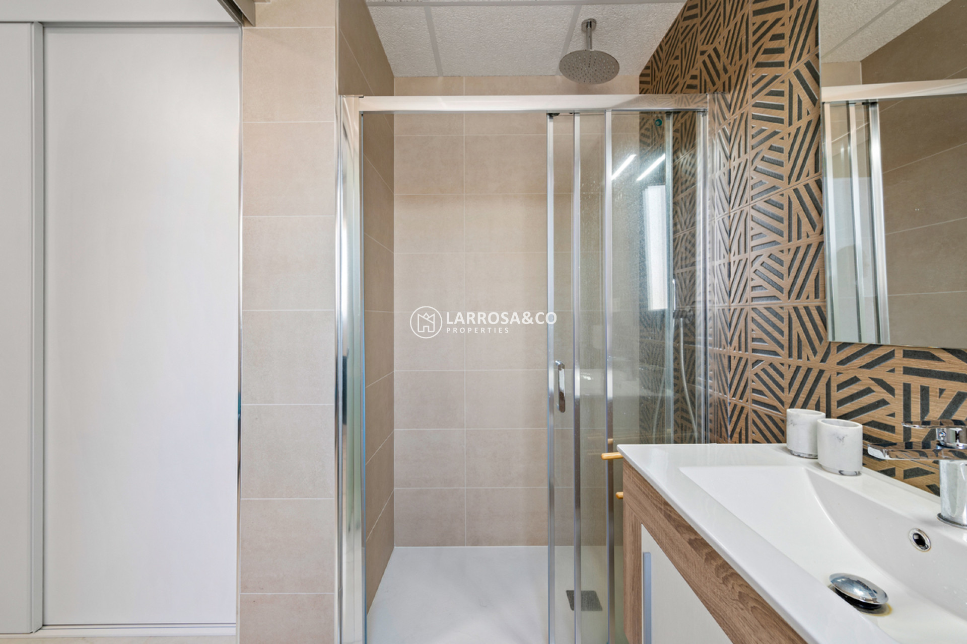 Resale - Apartment - Villamartín - Costa Blanca