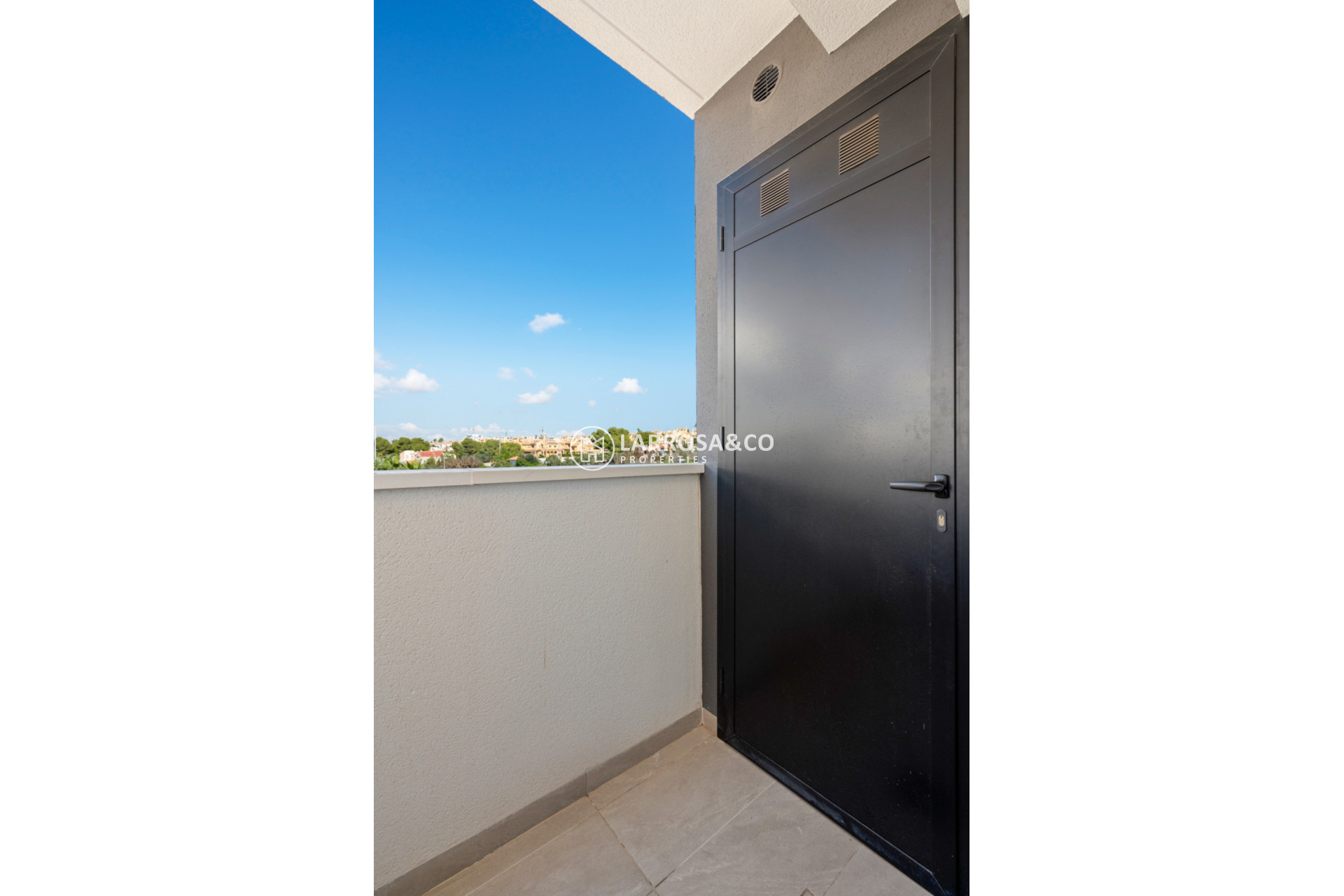 Resale - Apartment - Villamartín - Costa Blanca