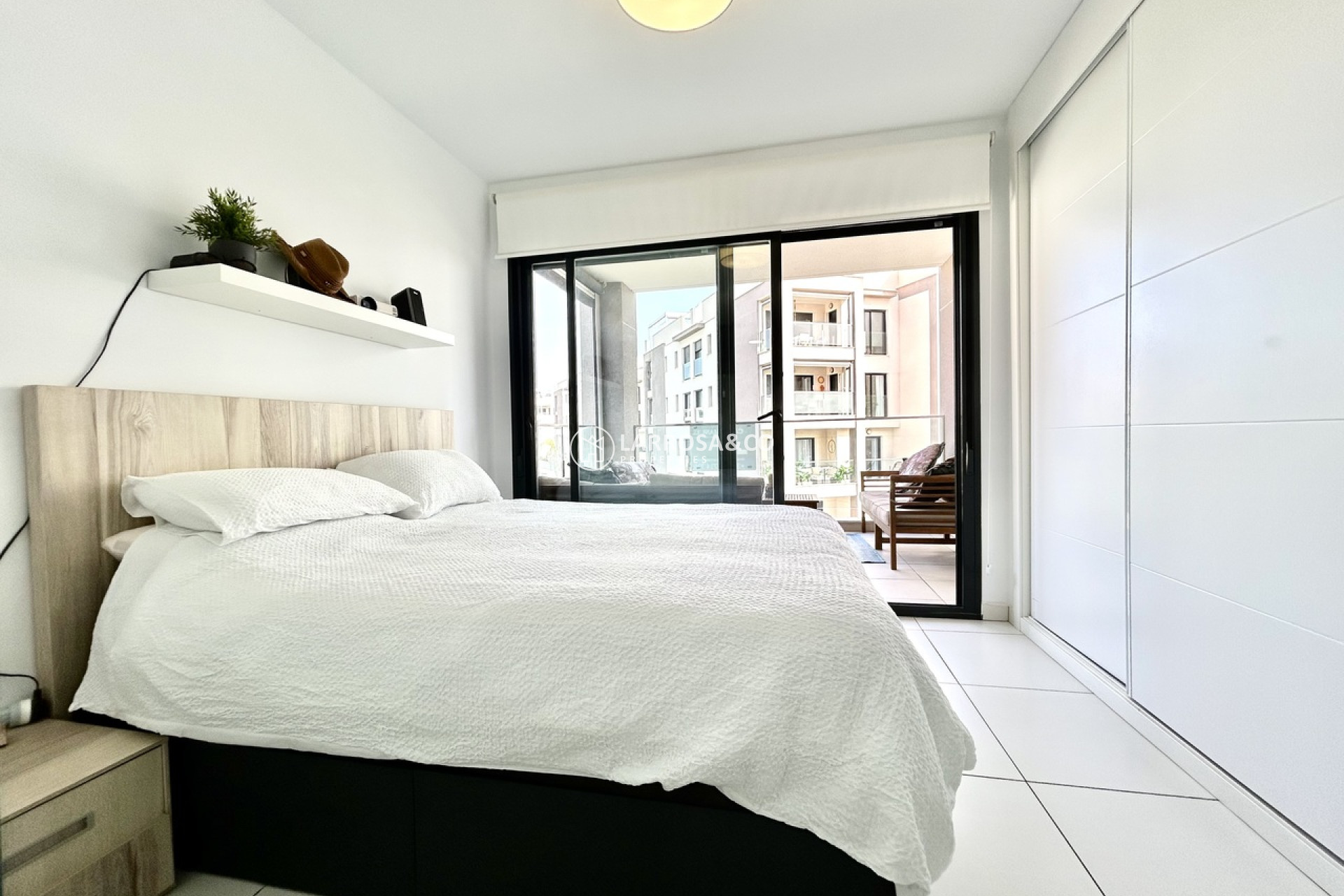 Resale - Apartment - Villamartín - Costa Blanca