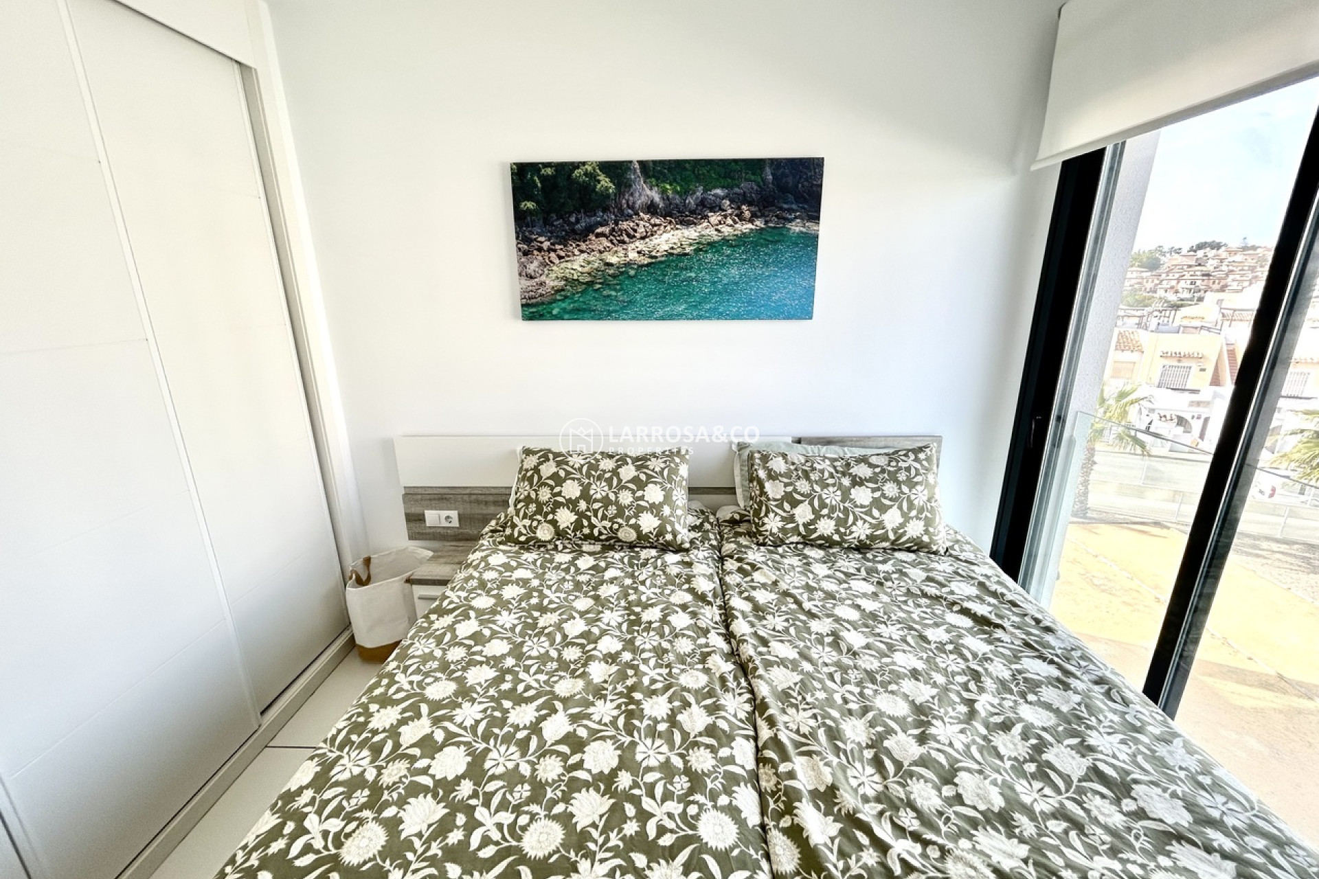 Resale - Apartment - Villamartín - Costa Blanca