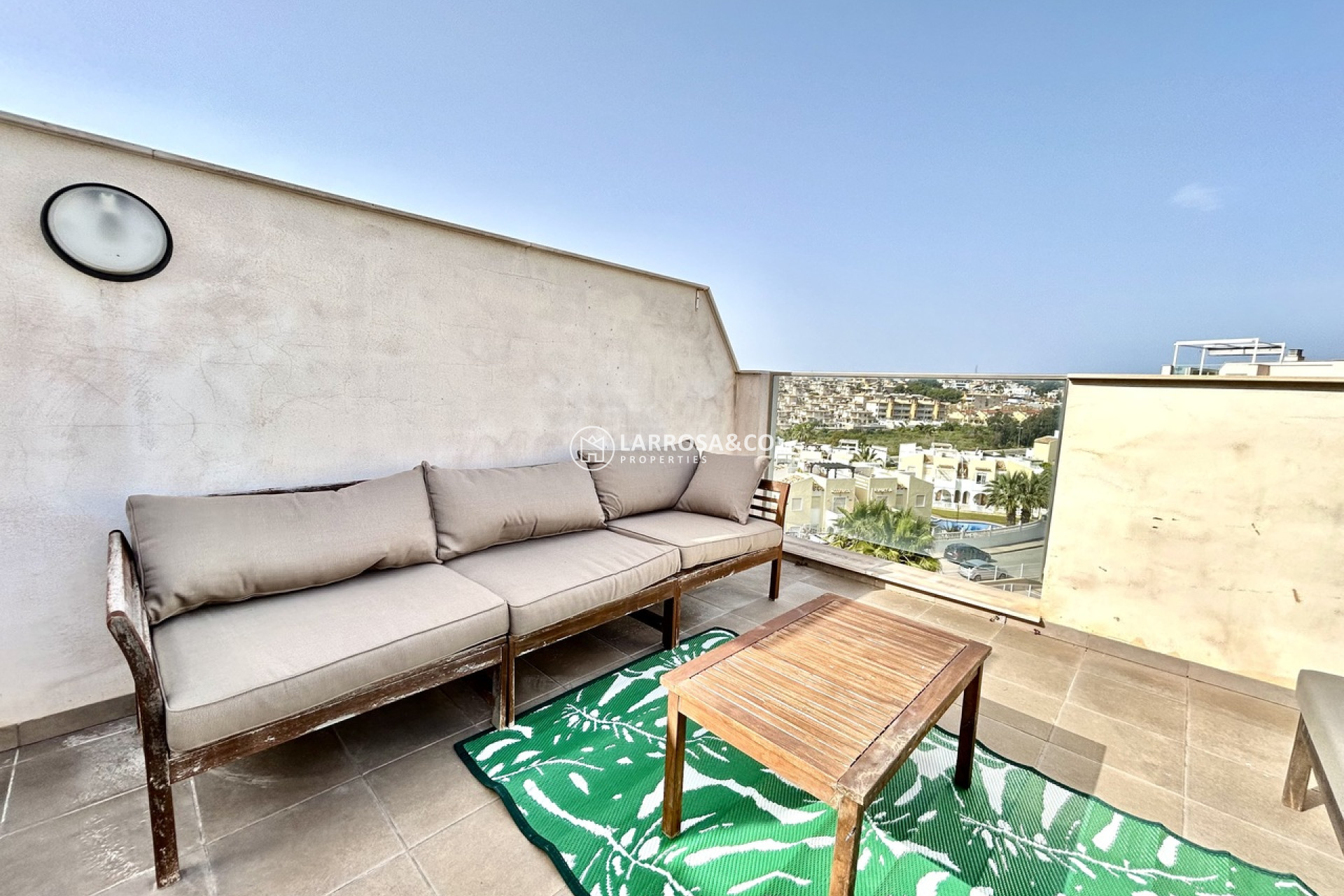 Resale - Apartment - Villamartín - Costa Blanca