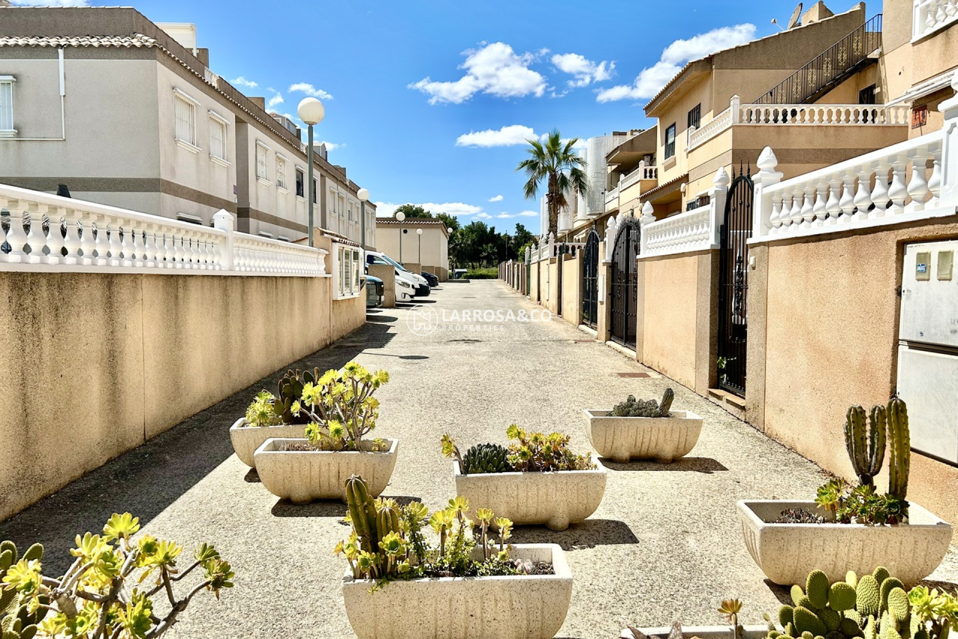 Resale - Apartment - Villamartín - Costa Blanca