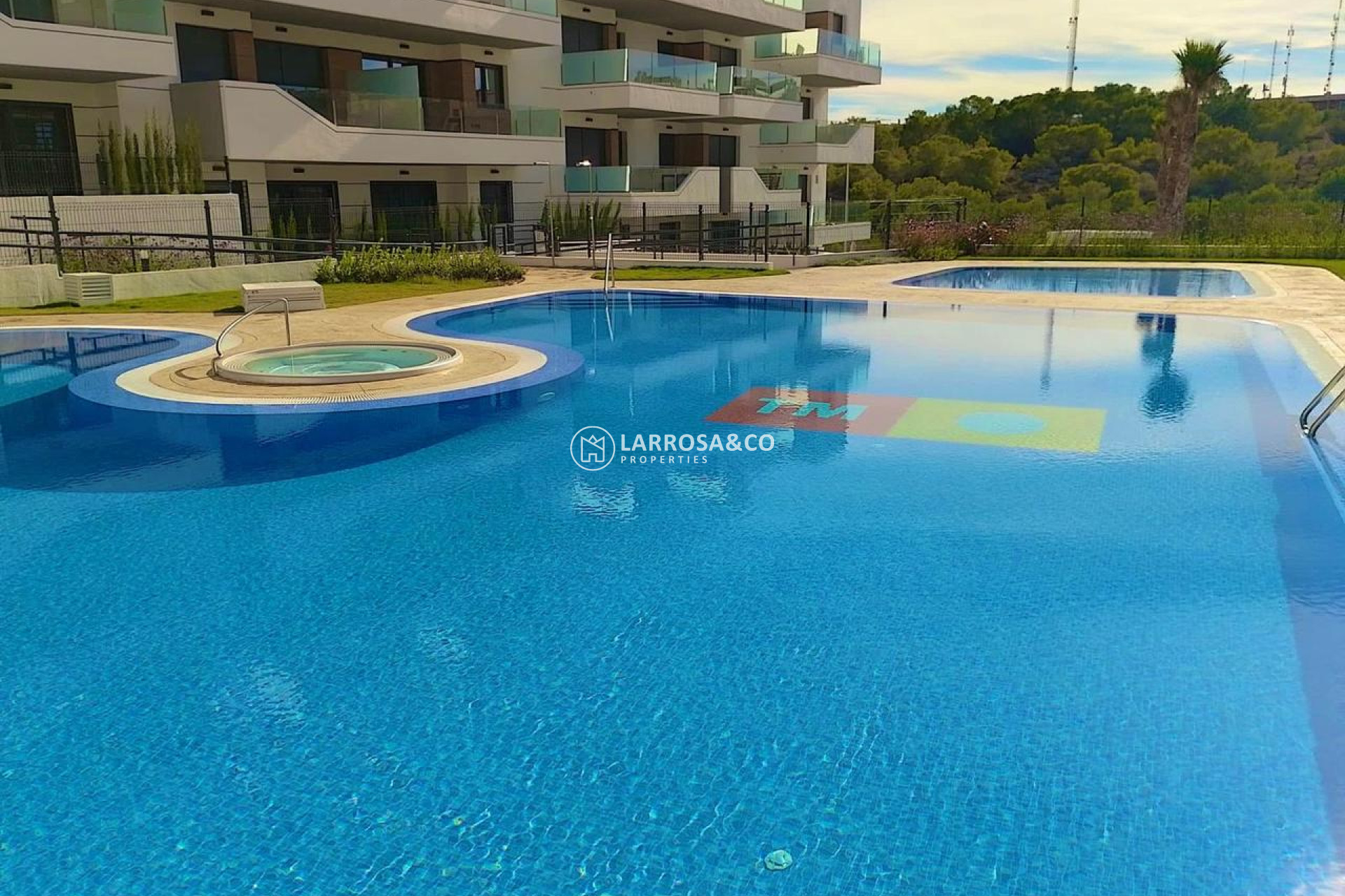 Resale - Apartment - Villamartín - Costa Blanca