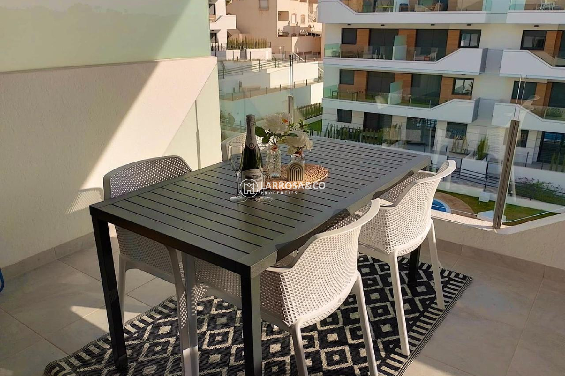 Resale - Apartment - Villamartín - Costa Blanca
