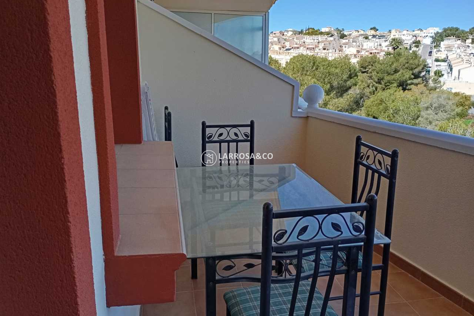 Resale - Apartment - Villamartín - Costa Blanca
