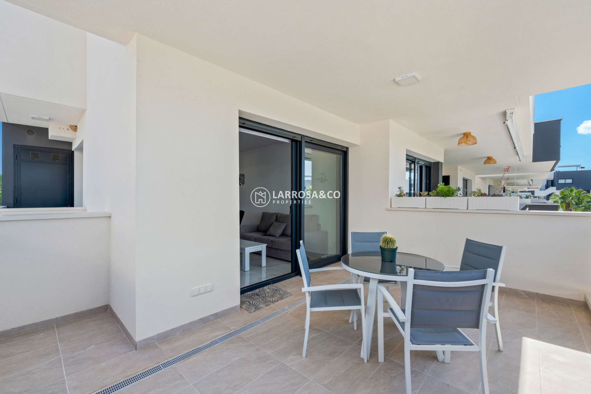Resale - Apartment - Villamartín - Costa Blanca