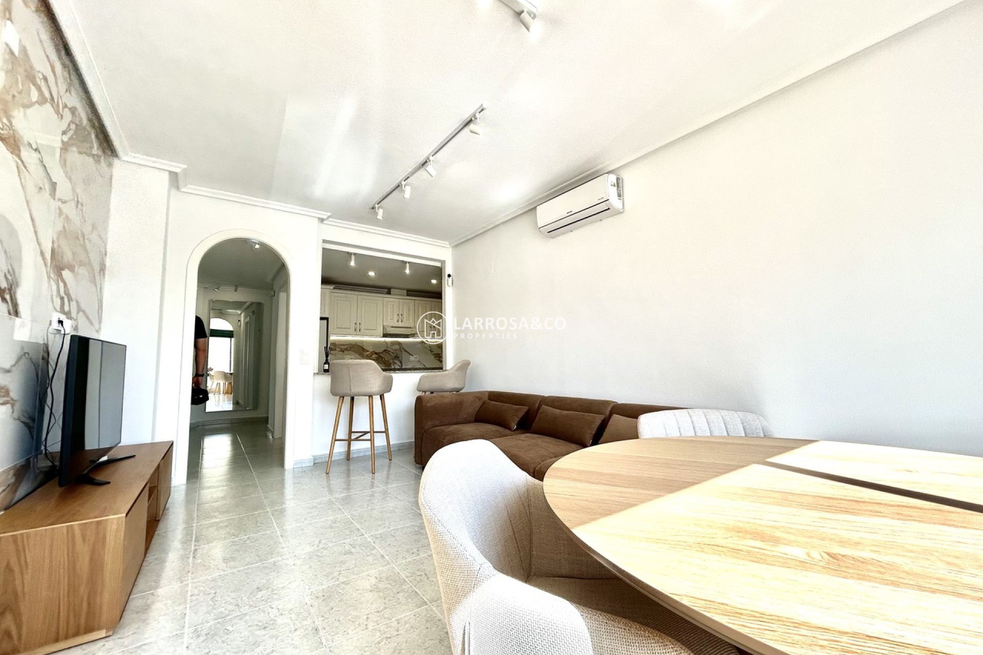 Resale - Apartment - Villamartin - Costa Blanca