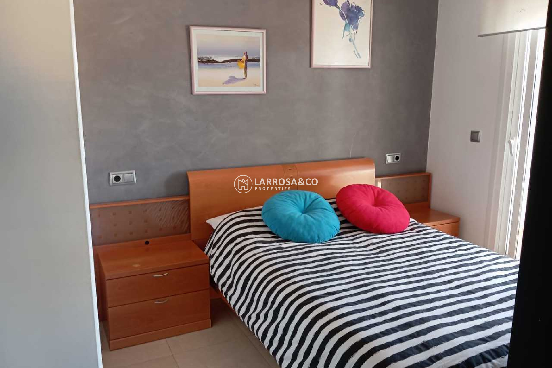 Resale - Apartment - Villamartín - Costa Blanca