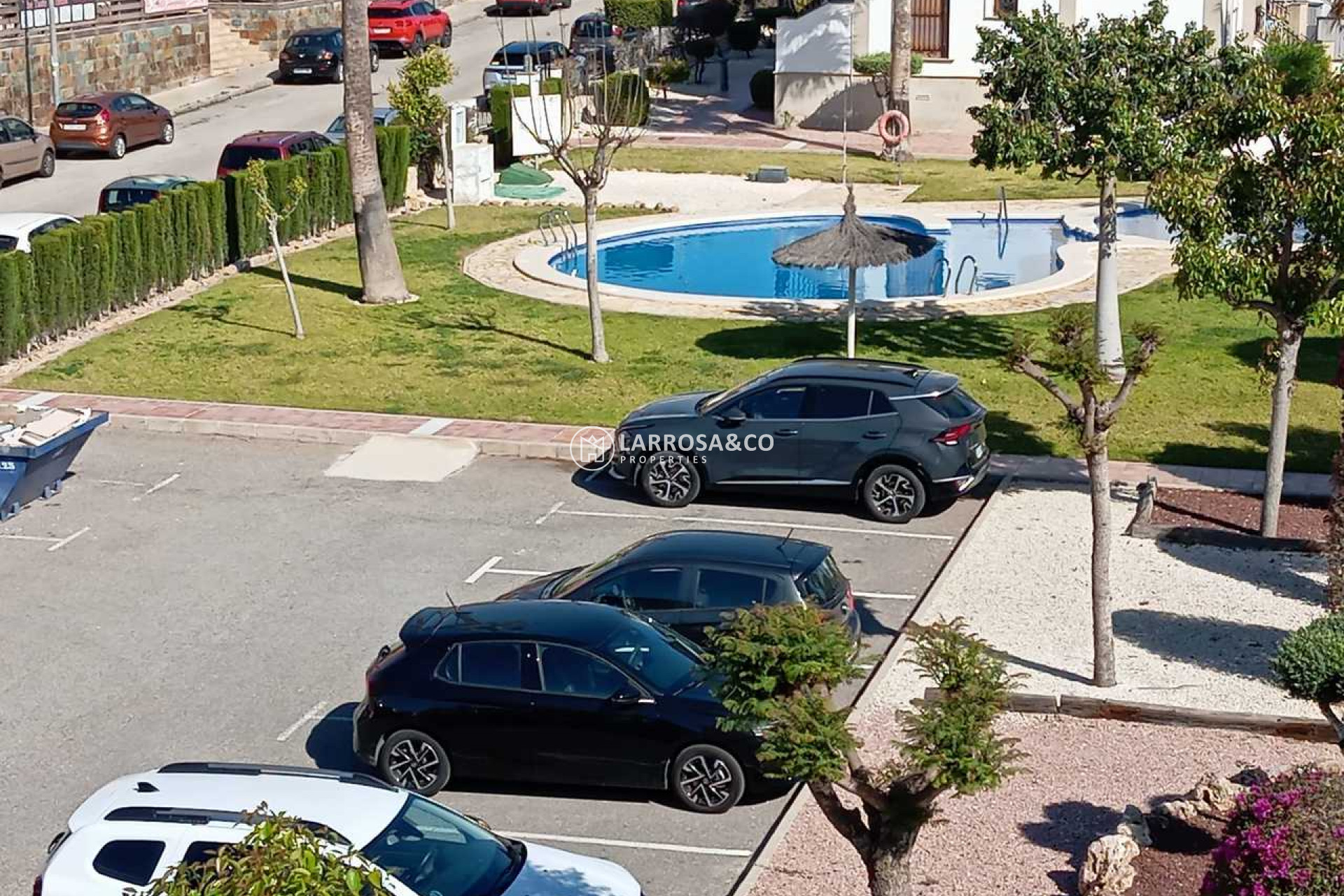 Resale - Apartment - Villamartín - Costa Blanca