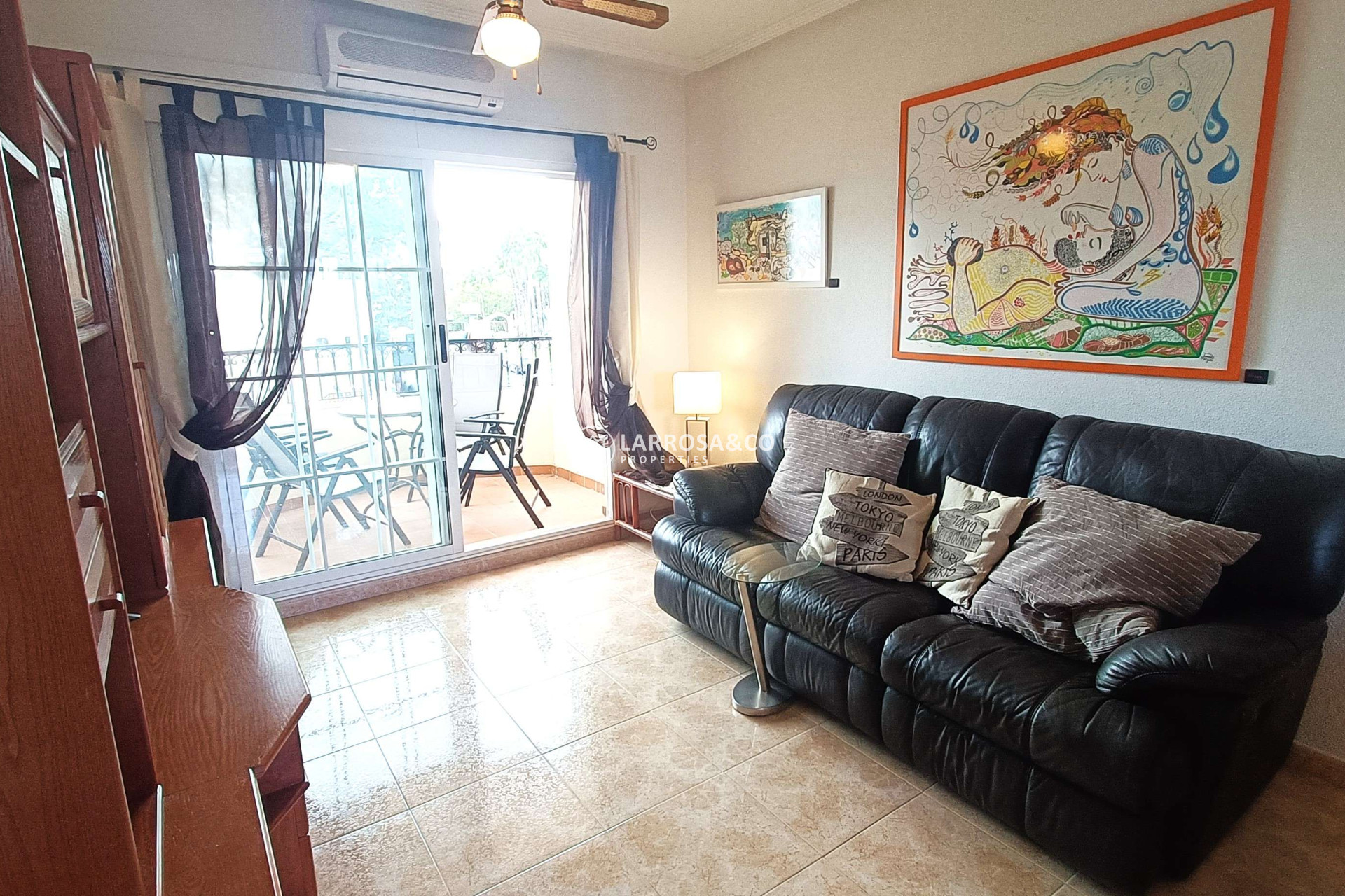 Resale - Apartment - Villamartín - Costa Blanca