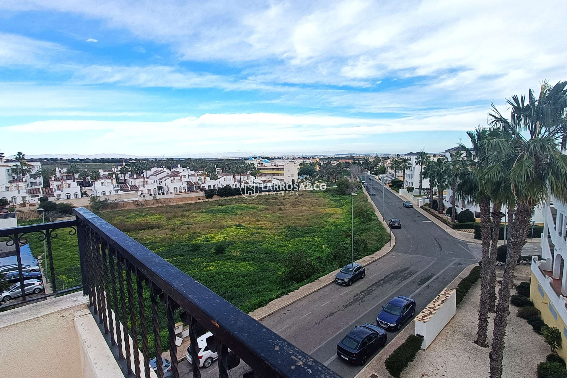 Resale - Apartment - Villamartín - Costa Blanca