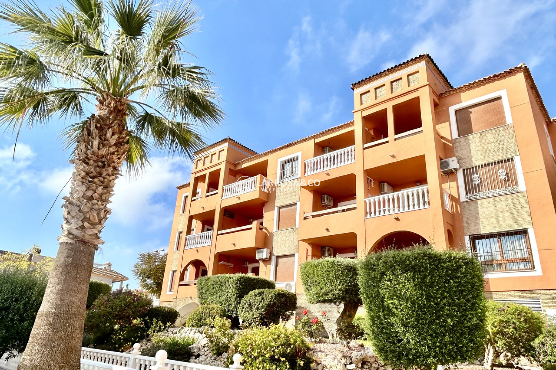 Resale - Apartment - Villamartín - Costa Blanca