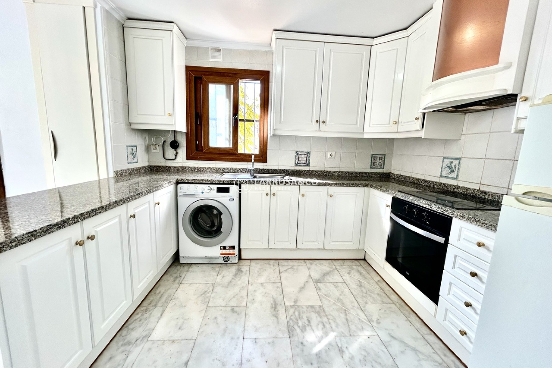 Resale - Apartment - Villamartín - Costa Blanca