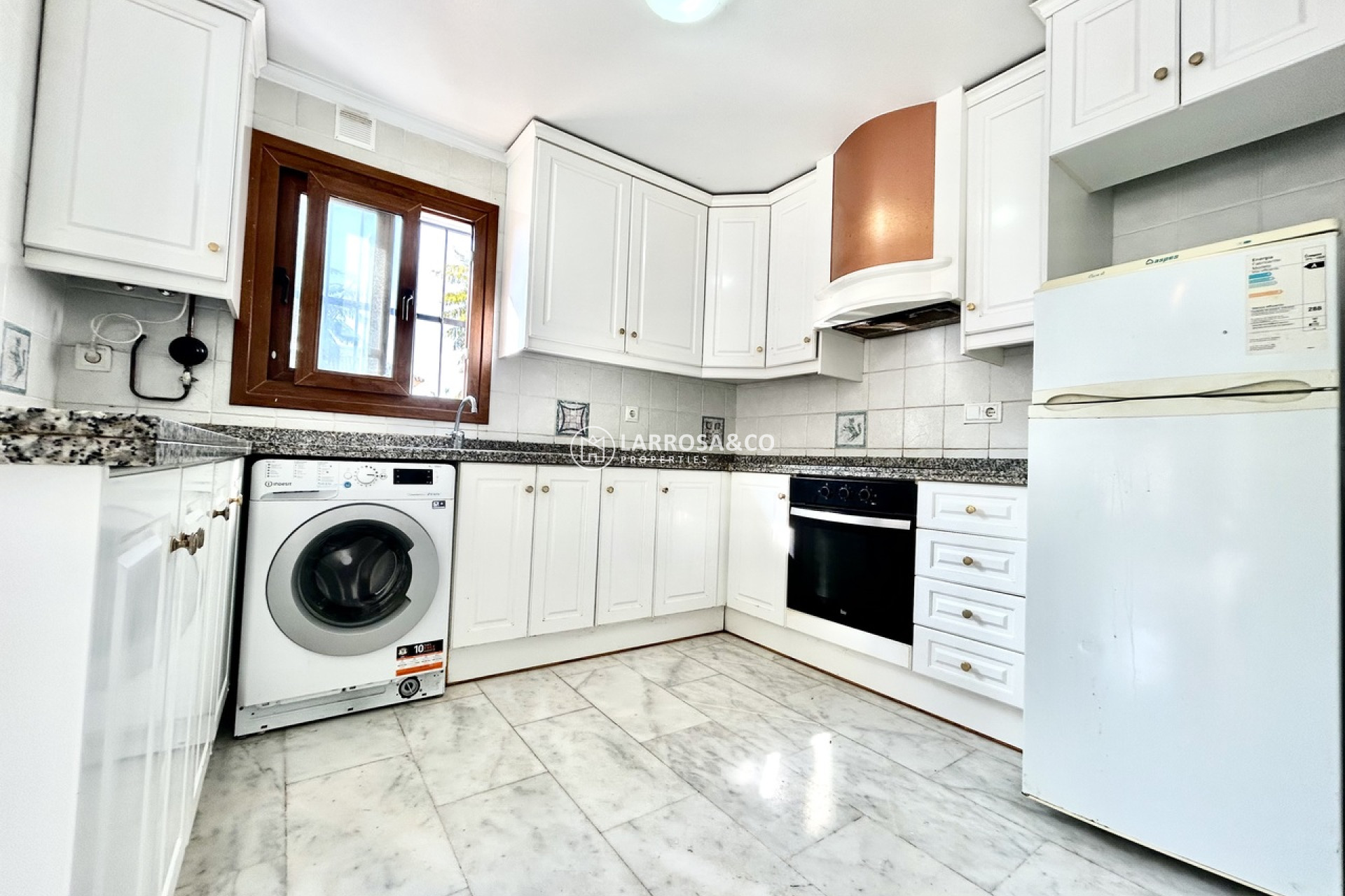 Resale - Apartment - Villamartín - Costa Blanca