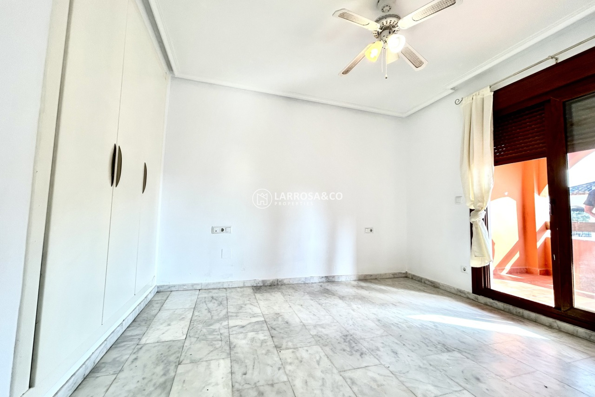 Resale - Apartment - Villamartín - Costa Blanca