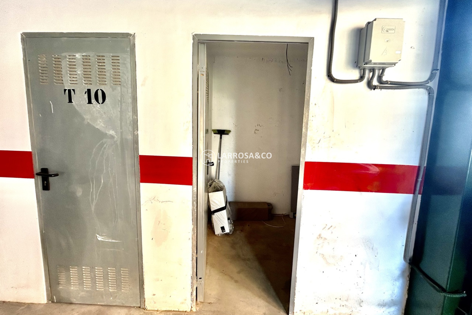 Resale - Apartment - Villamartín - Costa Blanca