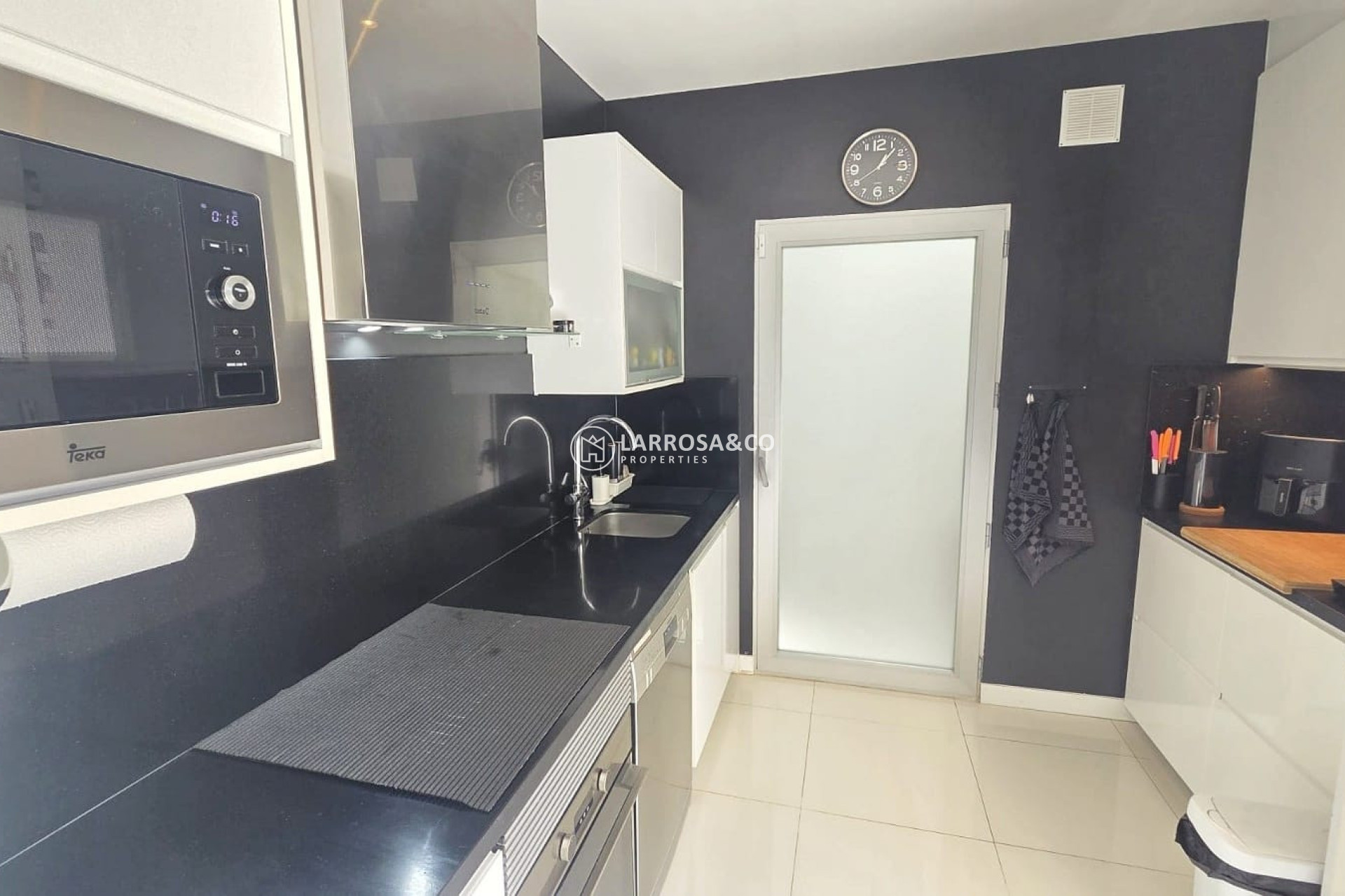 Resale - Apartment - Villamartin - Costa Blanca