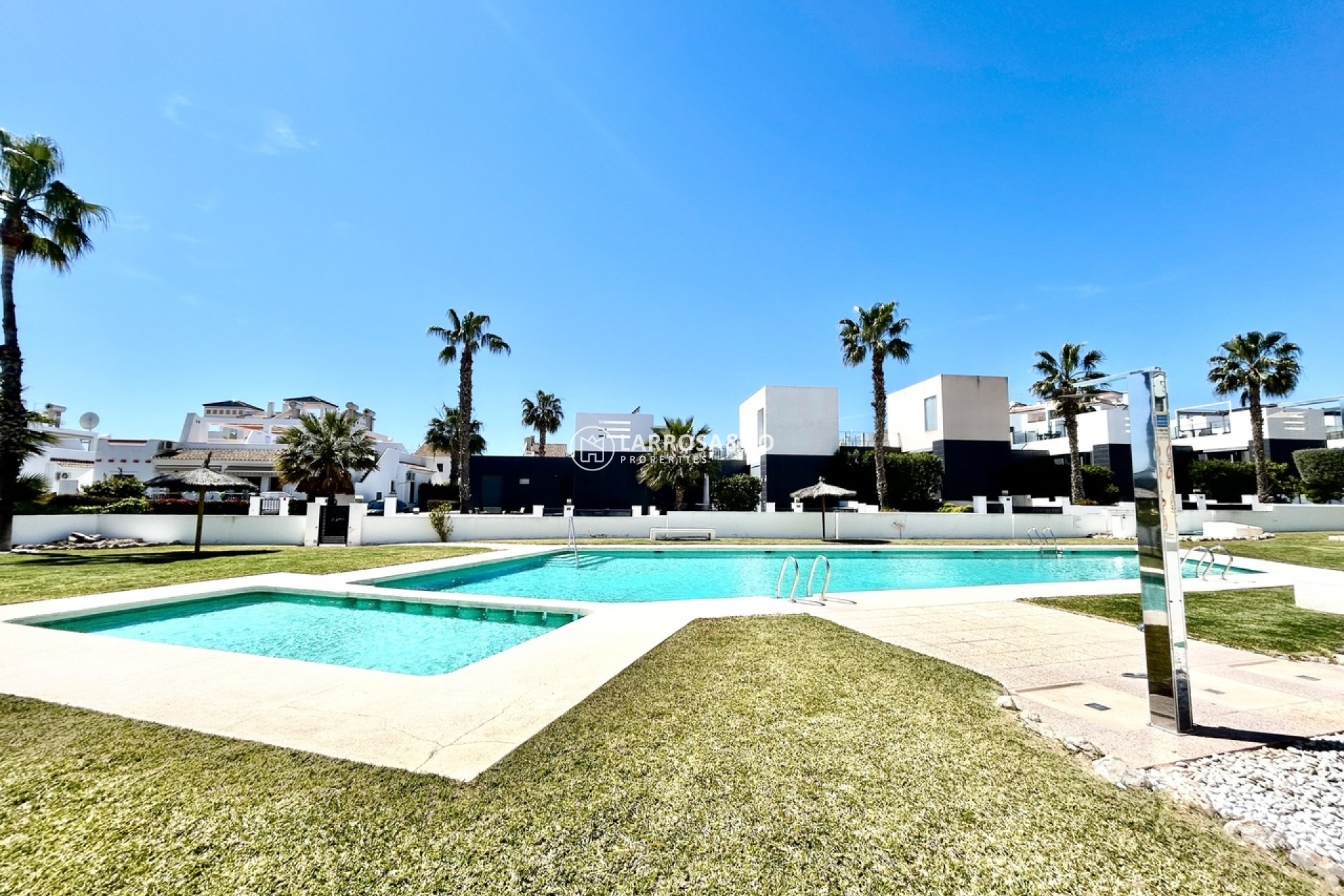 Resale - Apartment - Villamartin - Costa Blanca