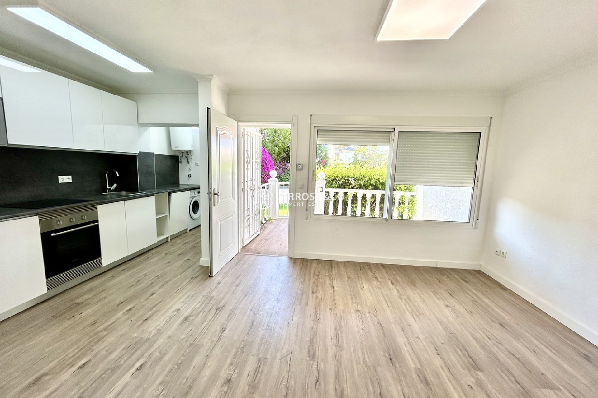 Resale - Apartment - Villamartin - Costa Blanca