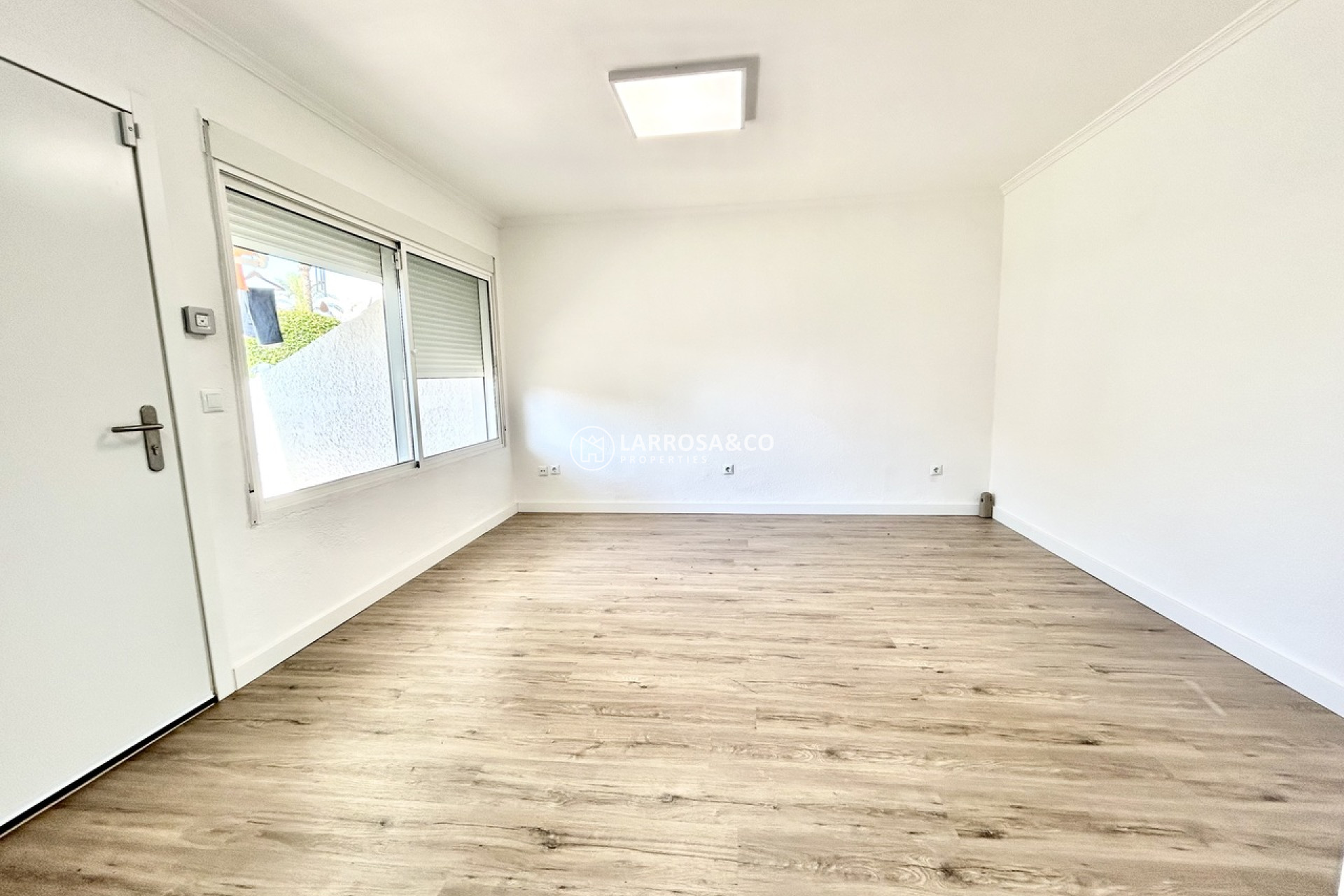 Resale - Apartment - Villamartin - Costa Blanca