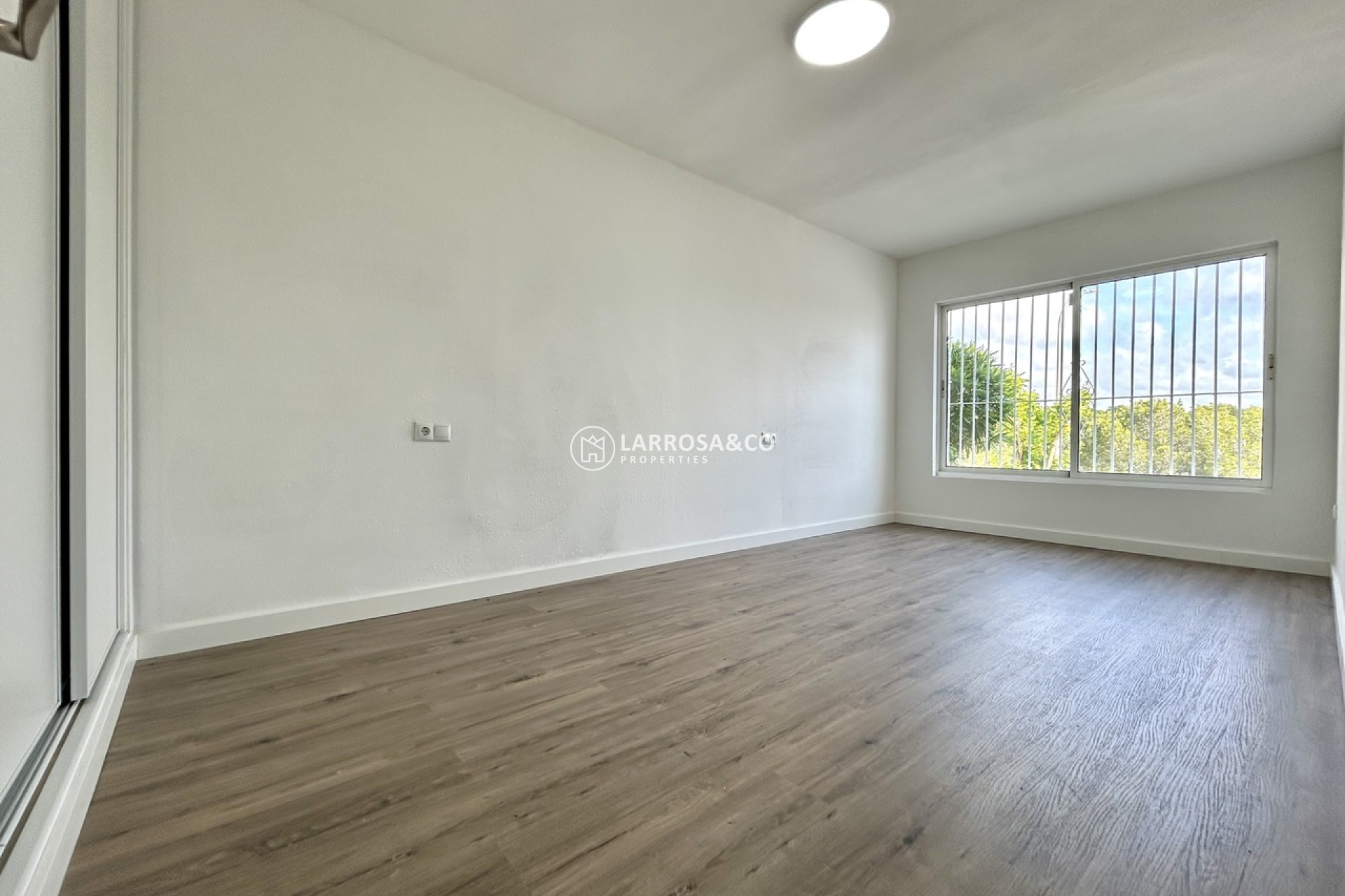 Resale - Apartment - Villamartin - Costa Blanca