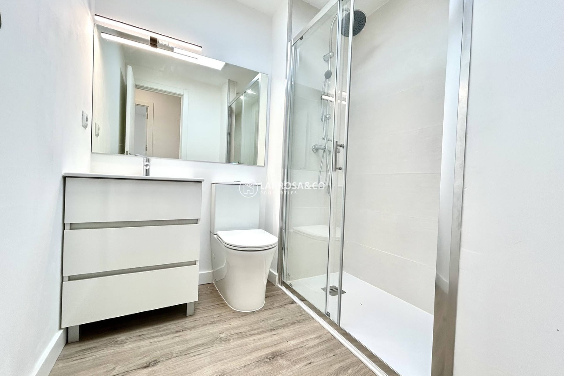 Resale - Apartment - Villamartin - Costa Blanca