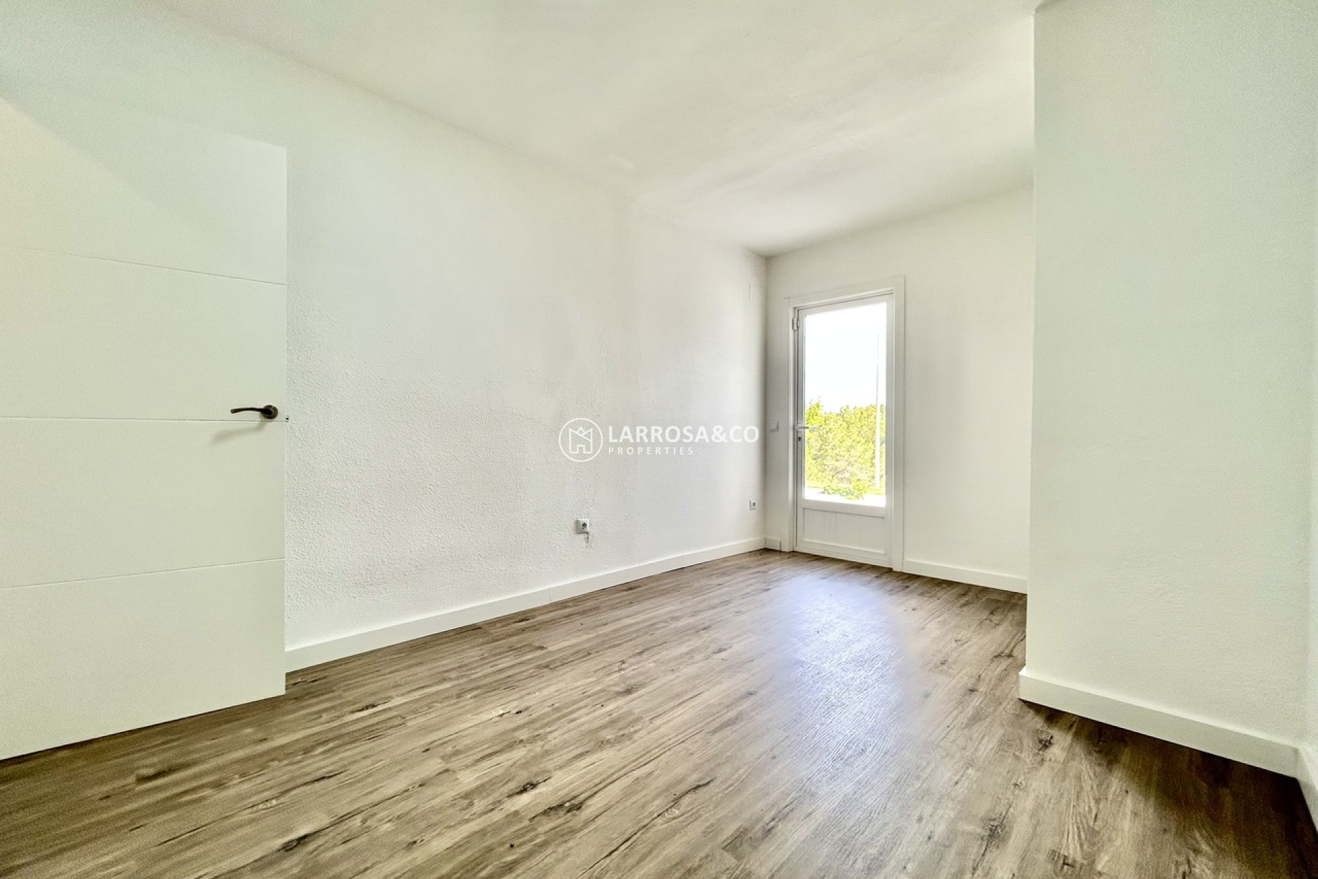 Resale - Apartment - Villamartin - Costa Blanca