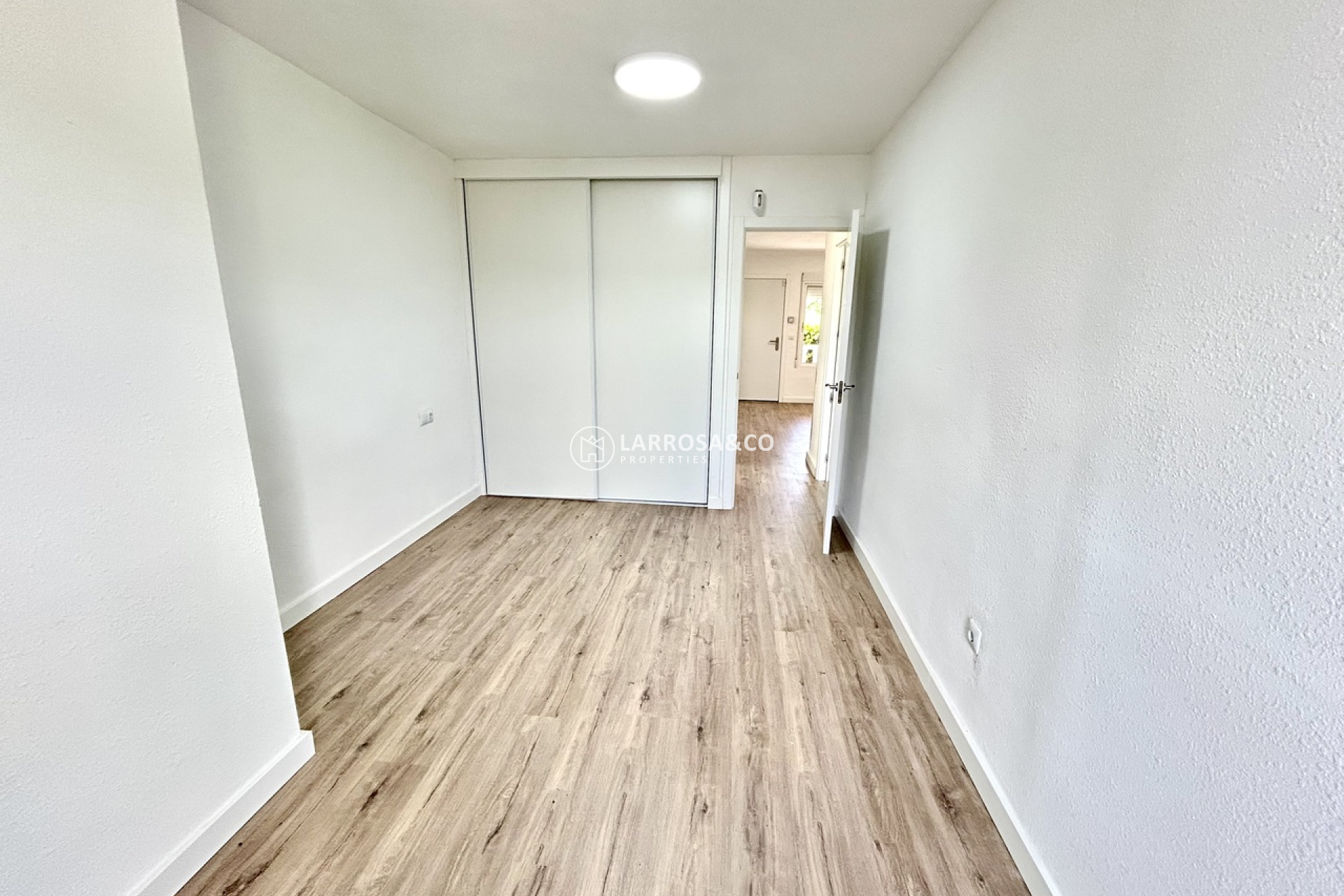 Resale - Apartment - Villamartin - Costa Blanca