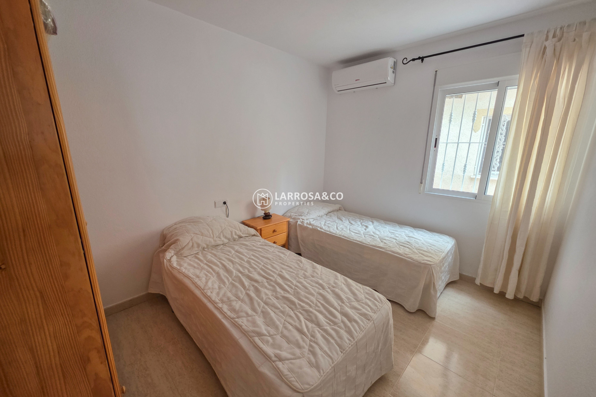 Resale - Apartment - Villamartin - Costa Blanca