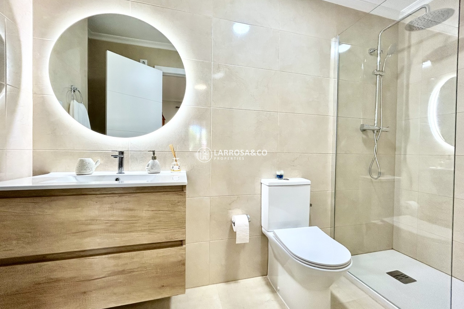 Resale - Apartment - Villamartin - Costa Blanca