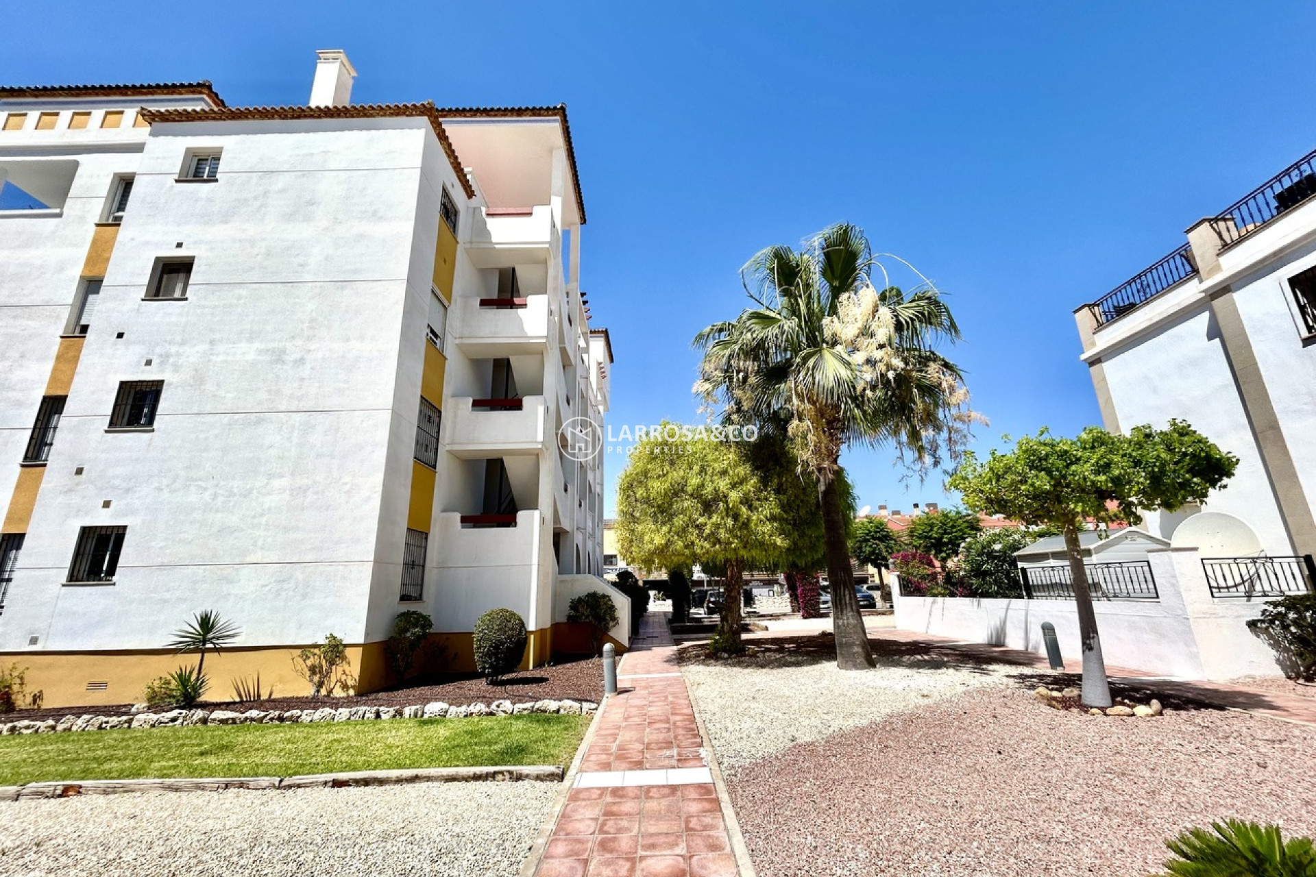 Resale - Apartment - Villamartin - Costa Blanca