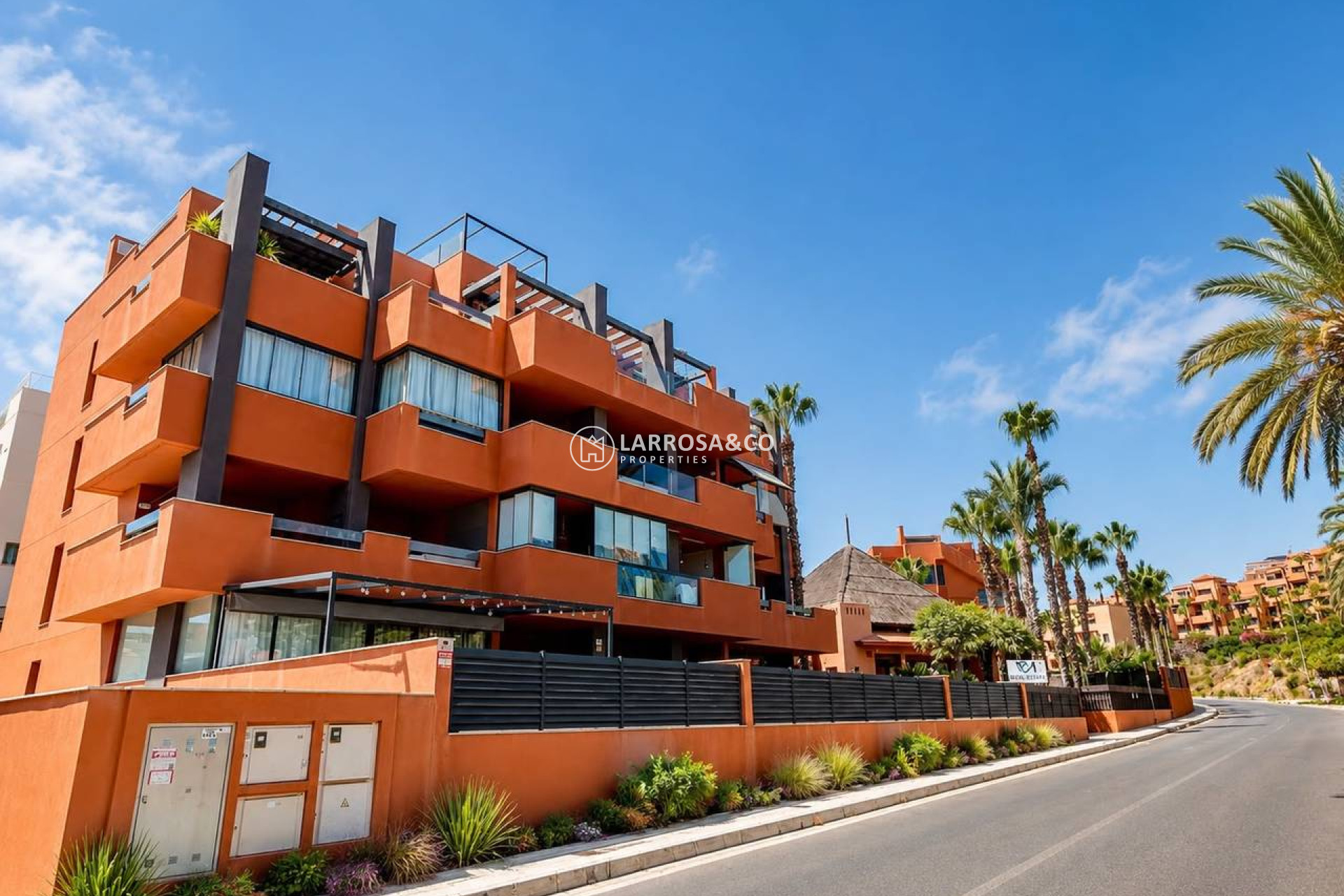 Resale - Apartment - Villamartin - Costa Blanca