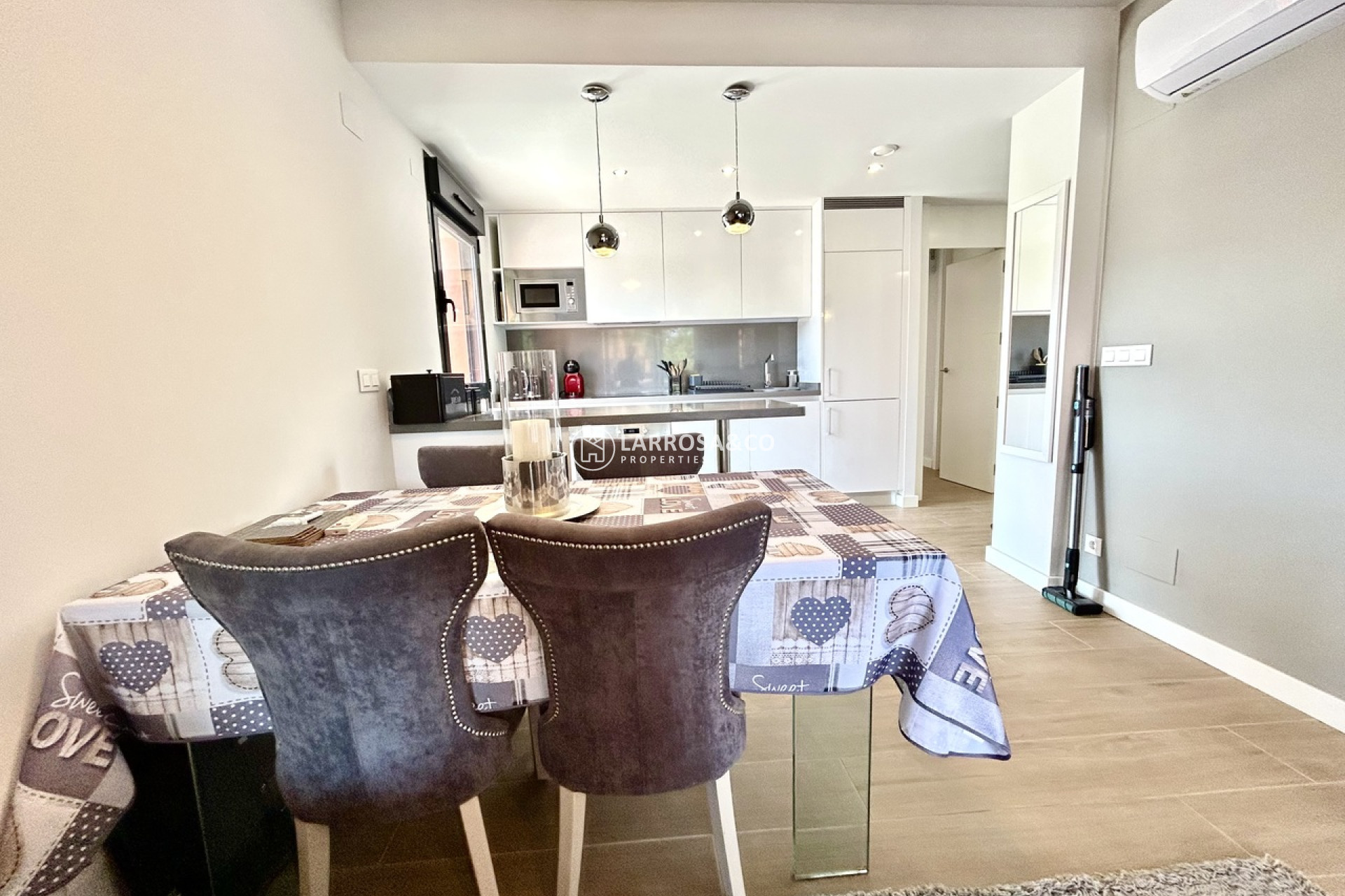 Resale - Apartment - Villamartin - Costa Blanca