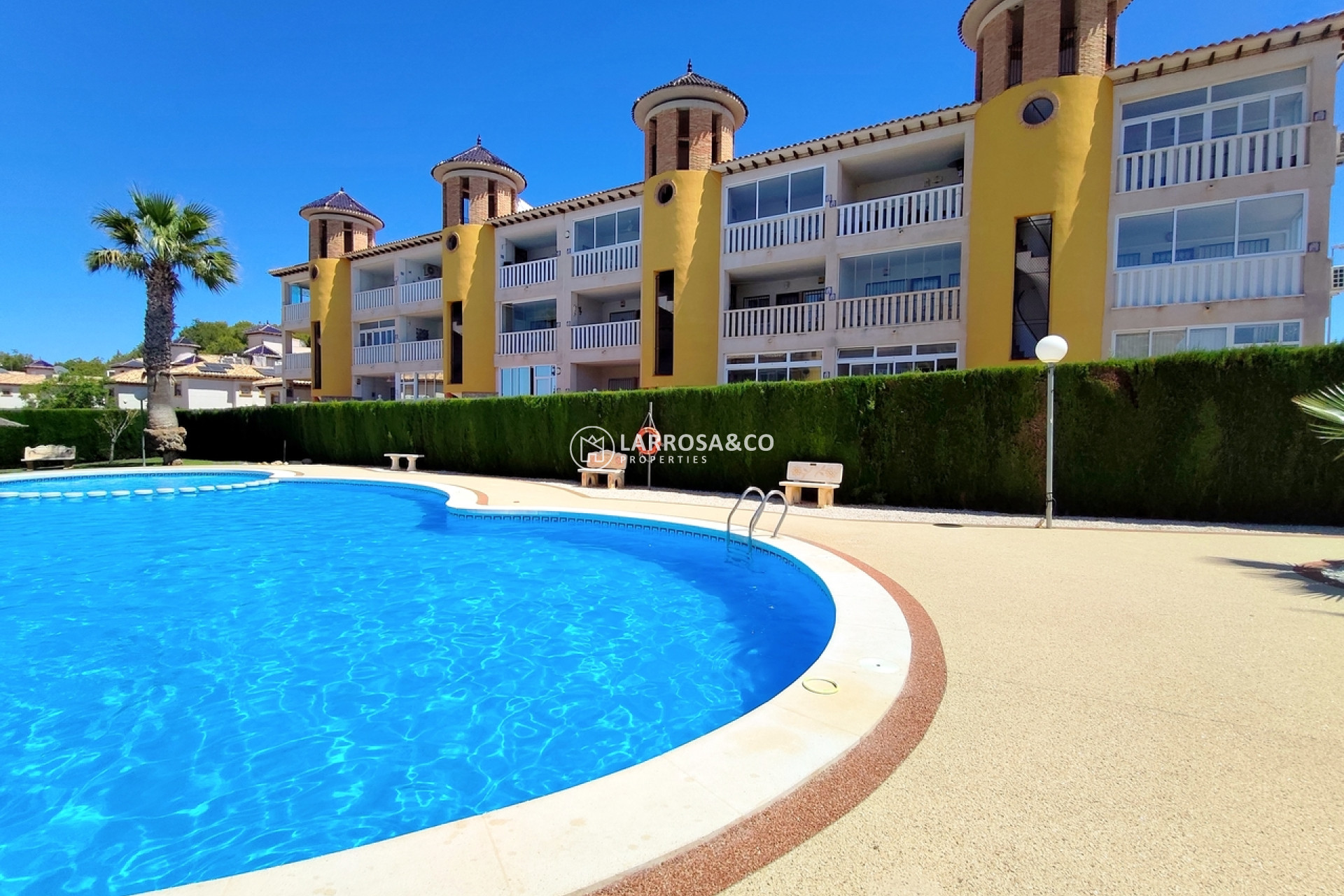 Resale - Apartment - Villamartin - Costa Blanca