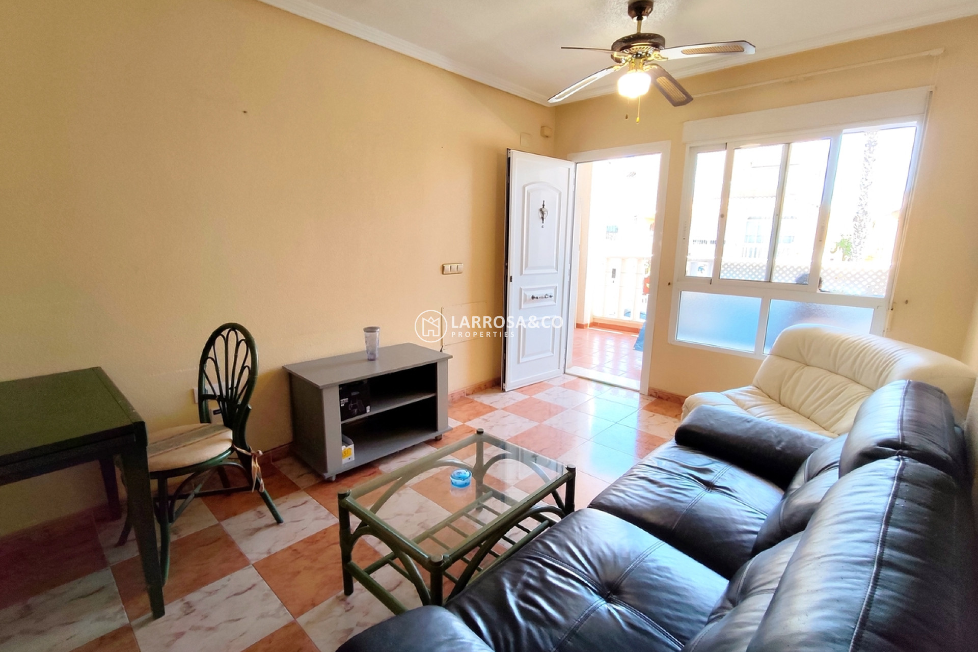Resale - Apartment - Villamartin - Costa Blanca