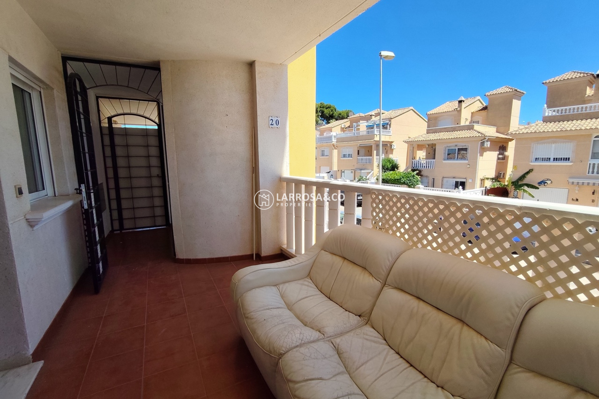 Resale - Apartment - Villamartin - Costa Blanca