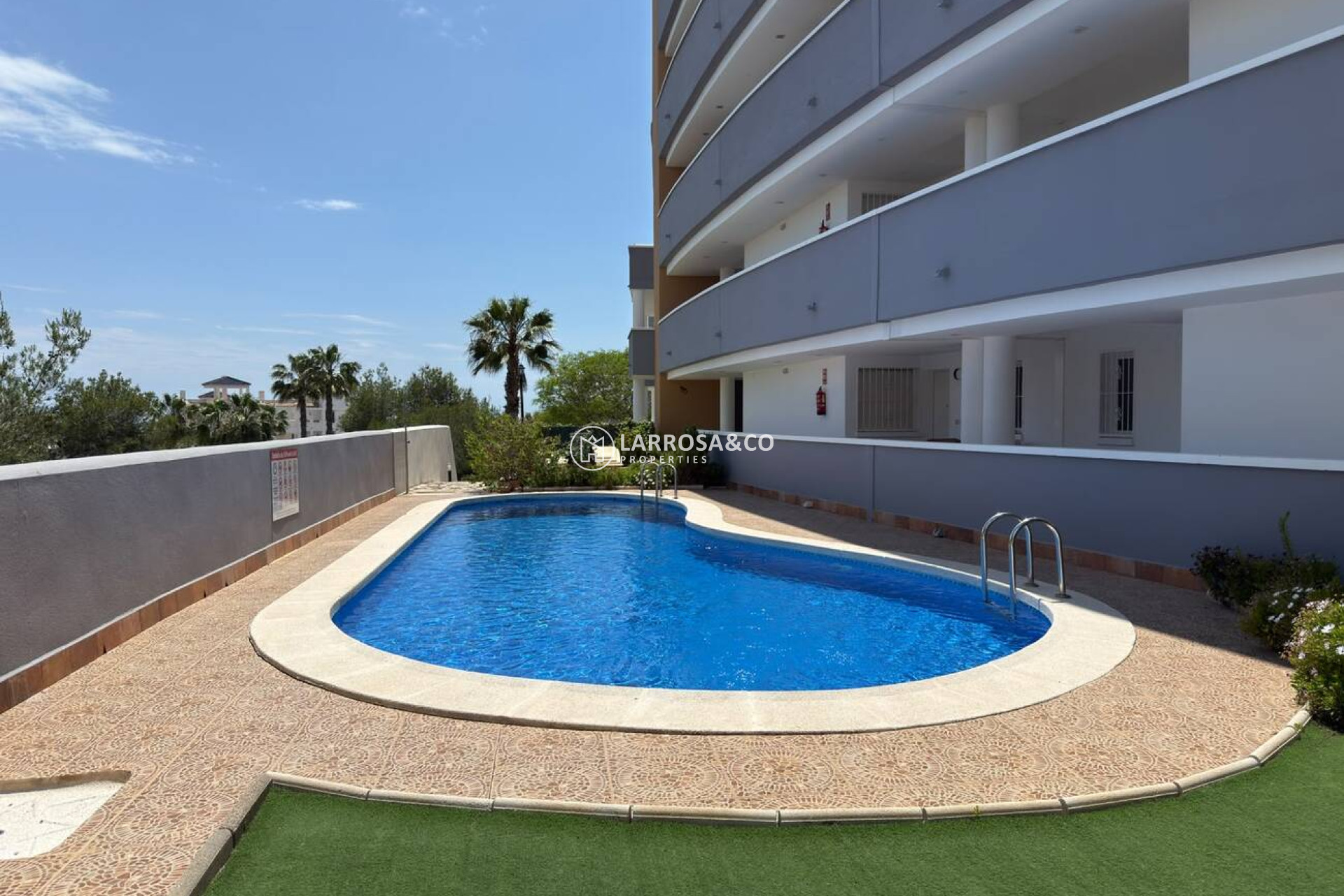 Resale - Apartment - Villamartin - Costa Blanca