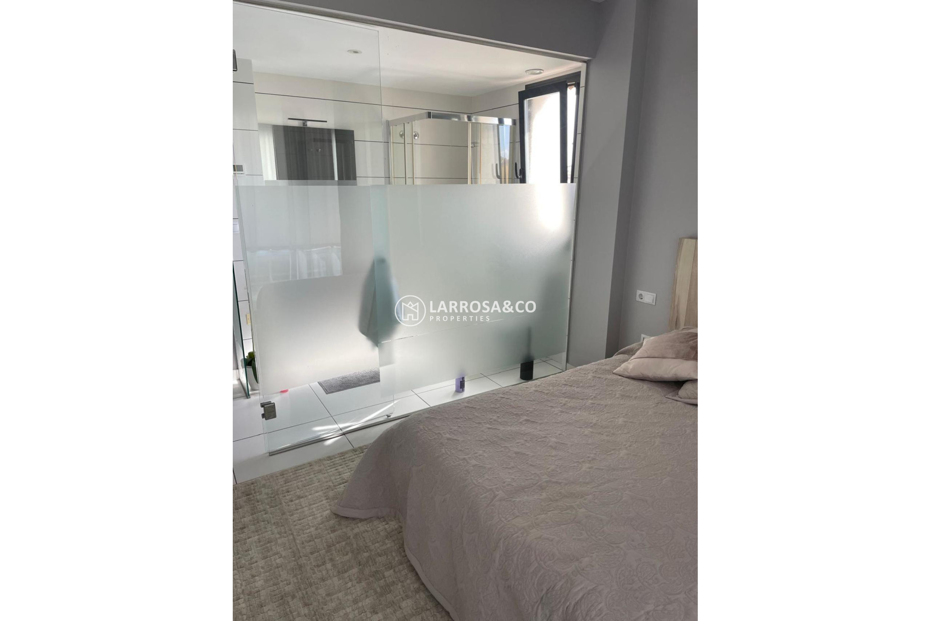 Resale - Apartment - Villamartin - Costa Blanca