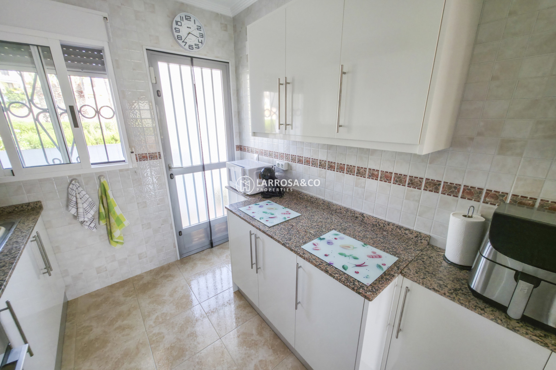 Resale - Apartment - Villamartin - Costa Blanca