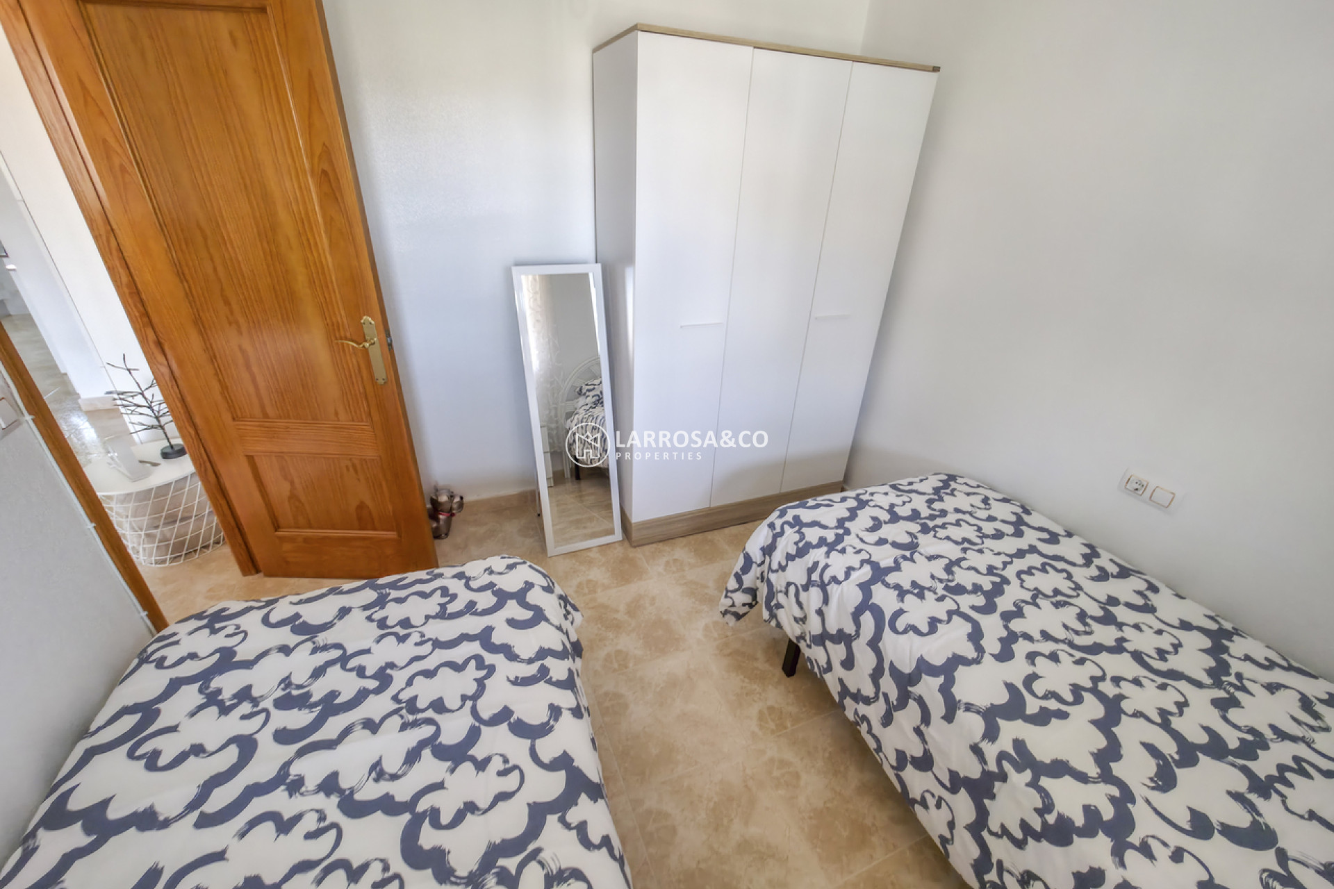 Resale - Apartment - Villamartin - Costa Blanca