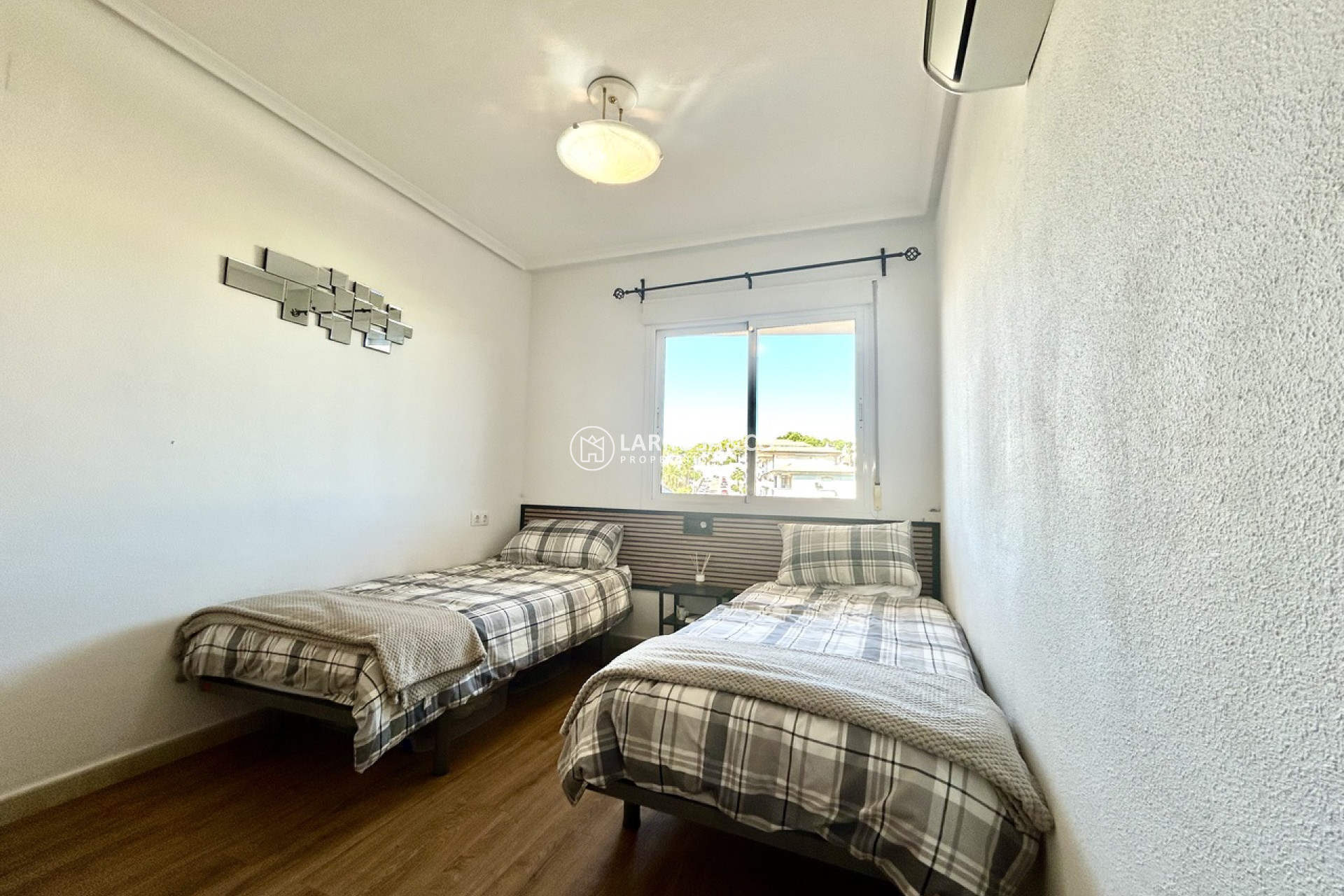 Resale - Apartment - Villamartin - Costa Blanca