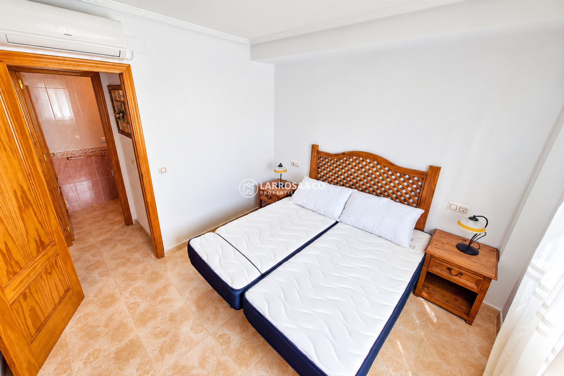 Resale - Apartment - Villamartin - Costa Blanca
